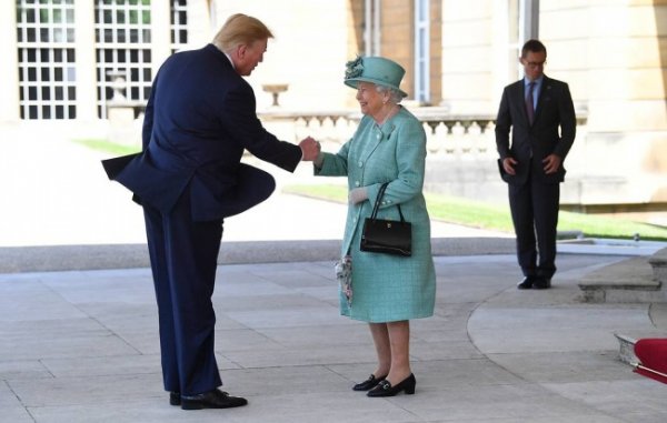 Трамп принят Елизаветой II в Букингемском дворце - «Новости Дня»