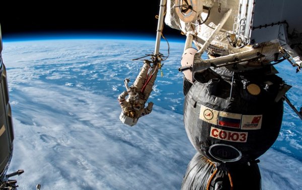 Три космонавта с МКС вернулись на Землю