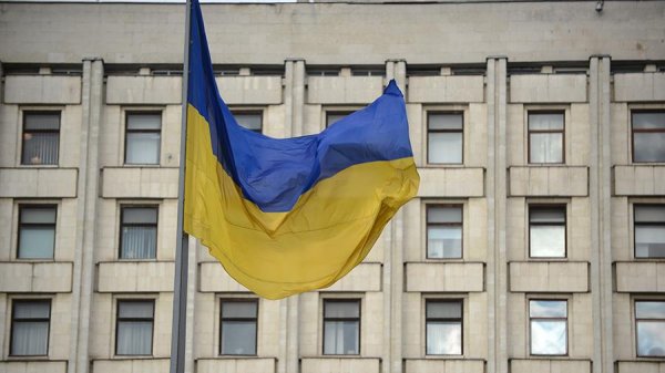 Украинцев выгнали из отеля в Греции за вывешенные флаги - «Технологии»