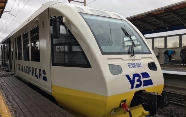Укрзализныця запустила 26 летних поездов на юг