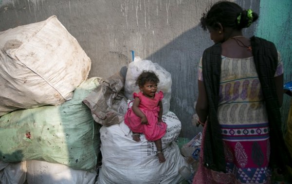 В Индии от энцефалита умерли более 100 детей