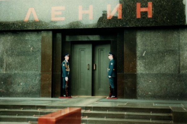В Москве ищут бомбы в Мавзолее и Останкинской телебашне - «Происшествия»