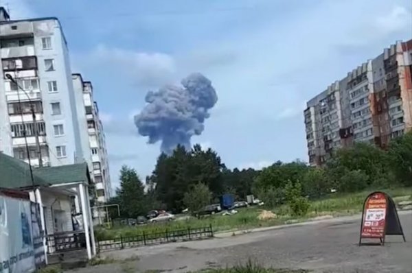 В результате взрывов на заводе в Дзержинске разрушены пять зданий - «Происшествия»