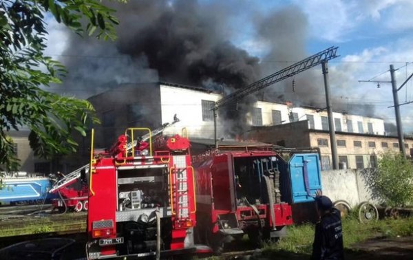 Во Львове произошел крупный пожар в локомотивном депо
