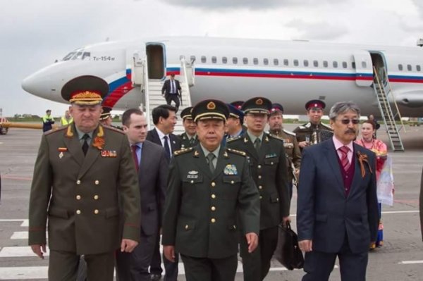 Военной делегации из Китая в Волгограде показали современное оружие - «Новости Дня»