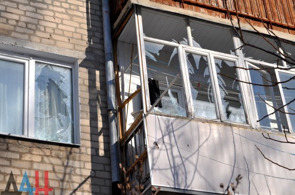 ВСУ за сутки выпустили по ДНР свыше 100 боеприпасов, поврежден дом в Докучаевске — СЦКК