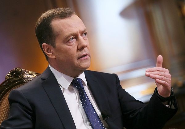 Медведев допустил четырехдневную рабочую неделю - «Новости Дня»