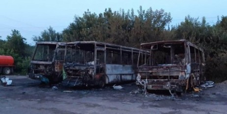 Под Киевом на стоянке сгорели маршрутки - «Автоновости»