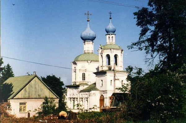 Разыскиваемый за махинации верующий россиянин решил обокрасть храм после молитвы - «Экономика»