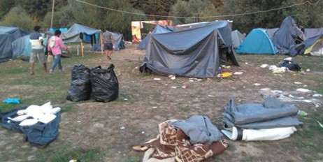 В Боснии произошел пожар в лагере мигрантов - «Политика»