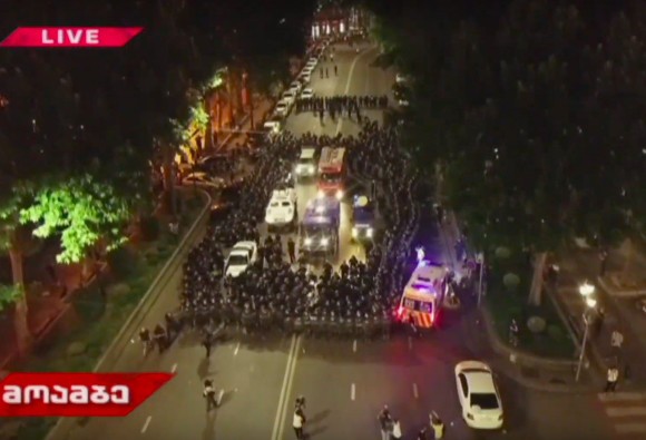 В ходе беспорядков в Грузии пострадала съемочная группа из России - «Спорт»
