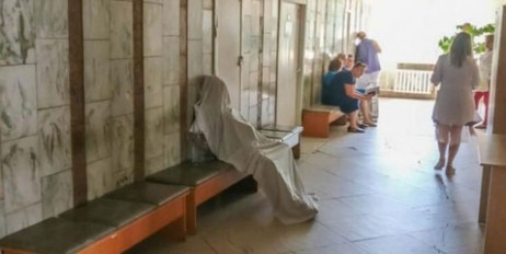 В Киеве женщина скончалась в поликлинике в очереди на прием к врачу - «Мир»