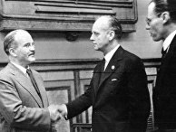 Архивные материалы — о пакте Молотова-Риббентропа: август 1939 года (The Guardian, Великобритания) - «Общество»