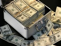 Долларовые миллионеры владеют большей частью частных накоплений в России - «Новости дня»