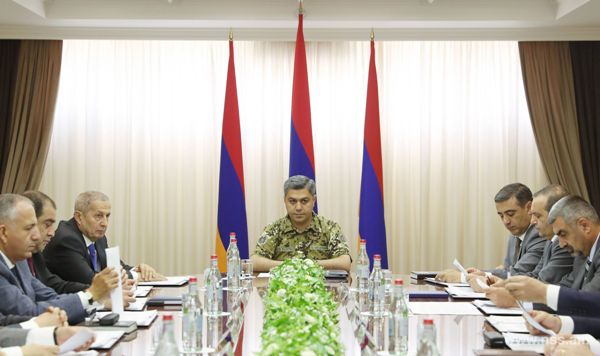 Глава СНБ Армении отчитал подчинённых за неудовлетворительную работу - «Новости Дня»