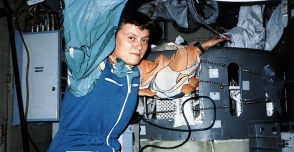 35 лет назад состоялся выход Светланы Савицкой в открытый космос - «Происшествия»