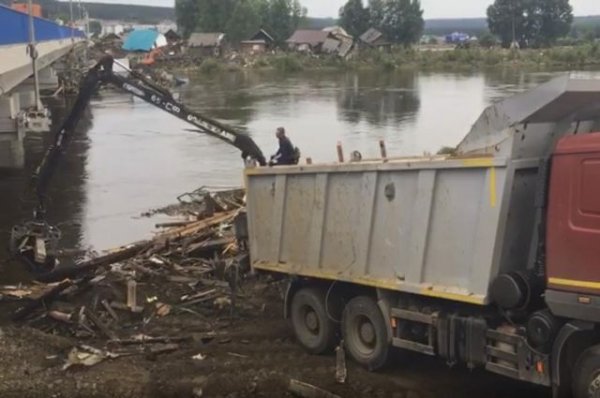 Чем государство помогло жертвам наводнения в Иркутской области? | Происшествия - «Происшествия»