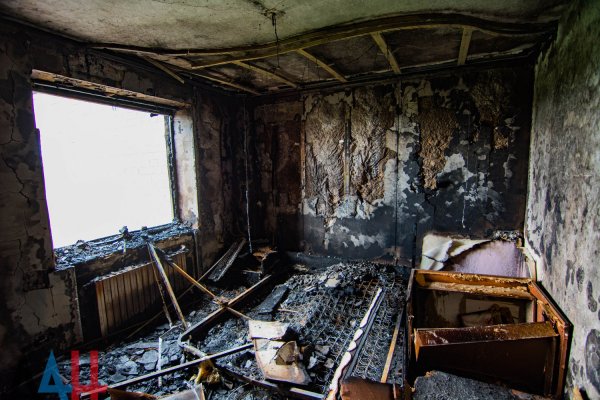 Два человека погибли при пожаре в девятиэтажном доме в Макеевке – МЧС ДНР