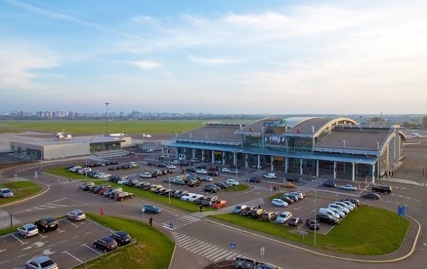 ГБР проводит обыски в двух аэропортах