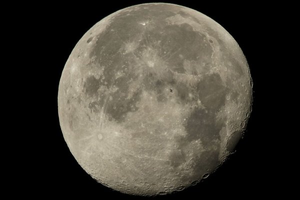 Мужчина показал, как бы выглядела Луна, будь она ближе в 1000 раз - «Здоровье»