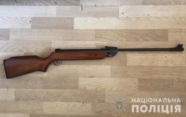На Киевщине подросток ранил брата из ружья