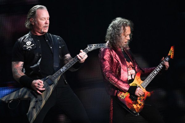На концерте в Москве Metallica исполнила «Группу крови» Виктора Цоя - «Новости Дня»