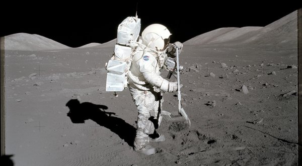 Оригинальные видеозаписи высадки «Аполлона-11» на Луну были проданы почти за 2 млн$ - «Новости дня»