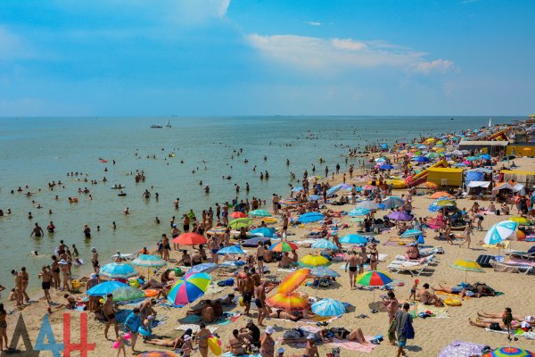 Пляжный сезон в разгаре: Курортный поселок Седово на юге ДНР переполнен отдыхающими (ФОТОРЕПОРТАЖ)