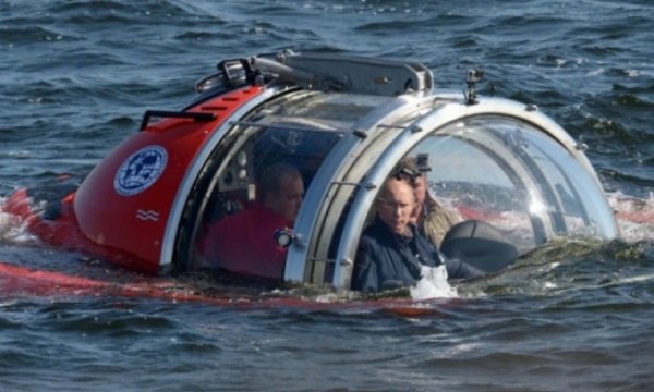 Путин опустился в батискафе на дно Балтики к месту гибели подлодки Щ-308 - «Новости Дня»