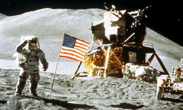 Рогозин поздравил директора NASA с юбилеем первой высадки на Луну - «Новости Дня»