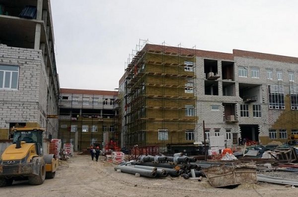 Ростовский подрядчик строит для Таганрога школу с трещинами и хлипким бетоном - «Экономика»