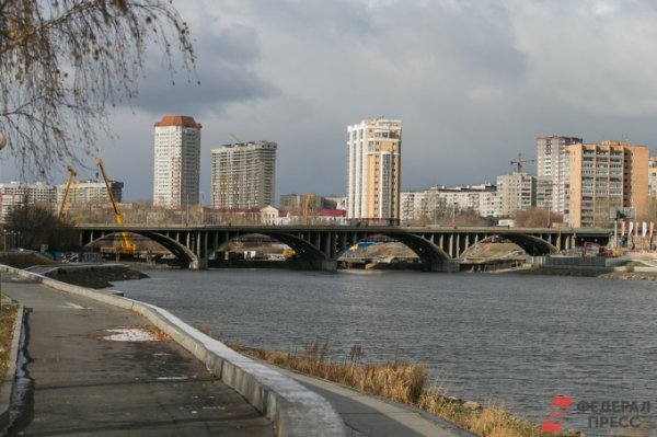 Сегодня в Екатеринбурге откроют движение по Макаровскому мосту