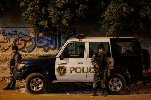 СМИ: на Синае смертник подорвал себя на автостоянке - «Политика»