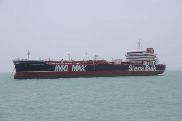 Стало известно о состоянии членов экипажа задержанного Ираном танкера - «Политика»