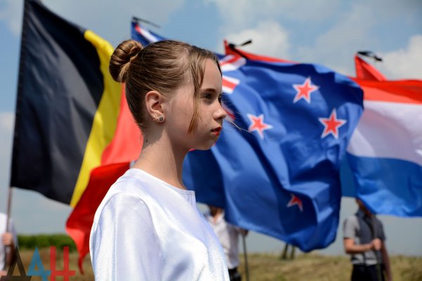 В ДНР минутой молчания почтили память погибших в крушении «Боинга» в пятую годовщину трагедии