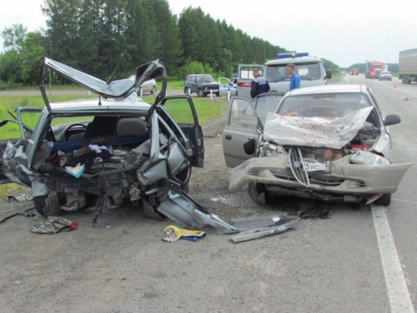 В Екатеринбурге произошла авария с пятью пострадавшими, среди которых двое детей