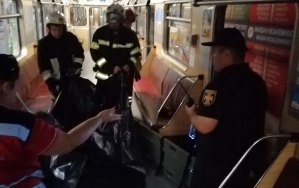 В Киеве упавшая на рельсы метро женщина погибла