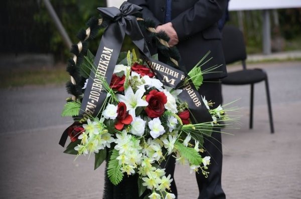 В Петербурге похоронили погибших в Баренцевом море подводников - «Политика»