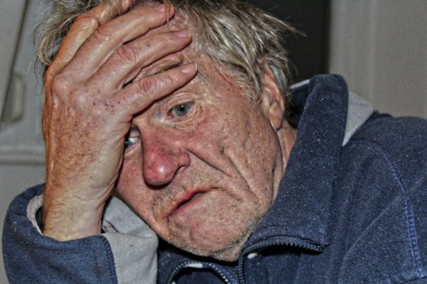 В Прикамье 78-летний дедушка погряз в грязи и червях
