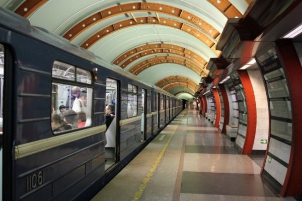В Петербургском метро ранили ножом двух глухонемых - «Новости Дня»