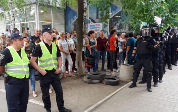 Выборы в Раду: в Покровске начались протесты из-за фальсификаций