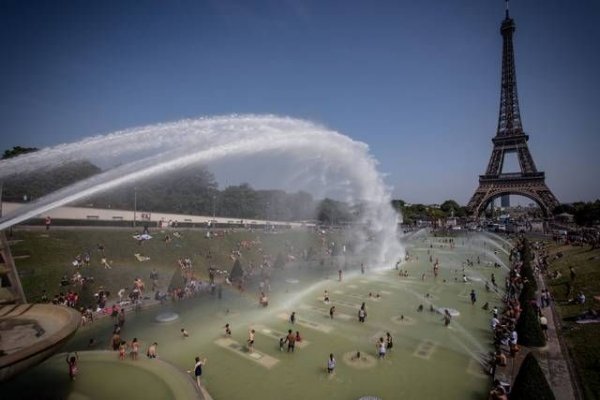 Жара в Париже установила новый температурный рекорд - «Политика»