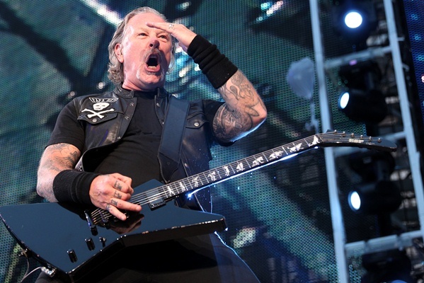 Metallica по-русски исполнила на концерте в Москве песню «Группа крови» - «Новости дня»
