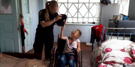 Одесские копы забрали восьмерых детей из неблагополучной семьи - «Мир»