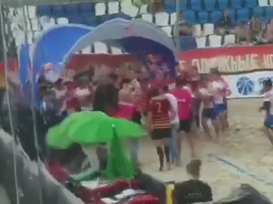Опубликовано видео драки дагестанской сборной по пляжному регби на чемпионате России