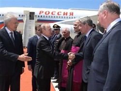 Путин опоздал к Папе Римскому и не пригласил в Россию - «Новости дня»