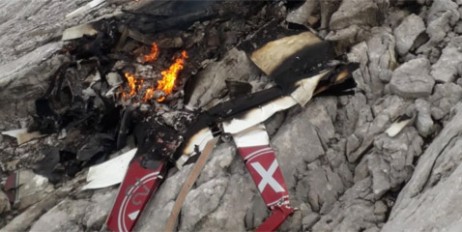 В Альпах разбился самолет, весь экипаж погиб - «Политика»