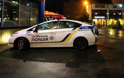 В Киеве мужчина открыл стрельбу в ресторане и ранил барменшу