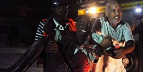 В Сомали в результате нападения на отель погибли 10 человек - «Политика»