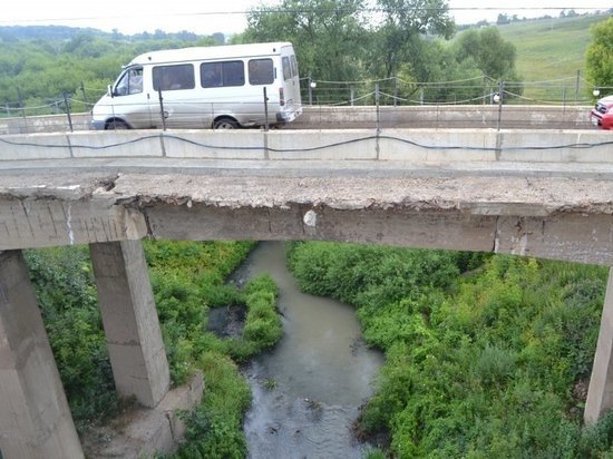 В Тульской области еще один автомобильный мост признан опасным для людей
